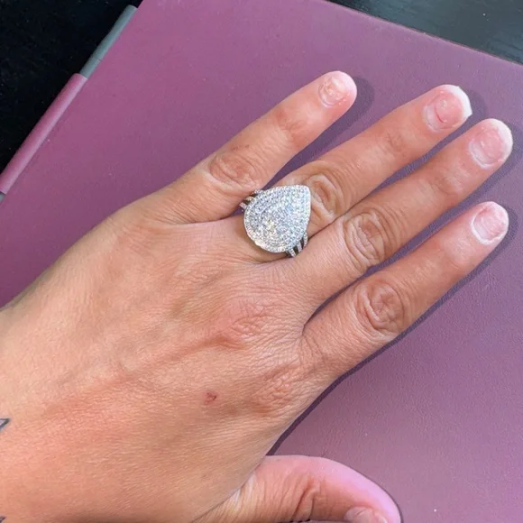 Elegant Silver Teardrop Ring 925 - Picture 1 of 6